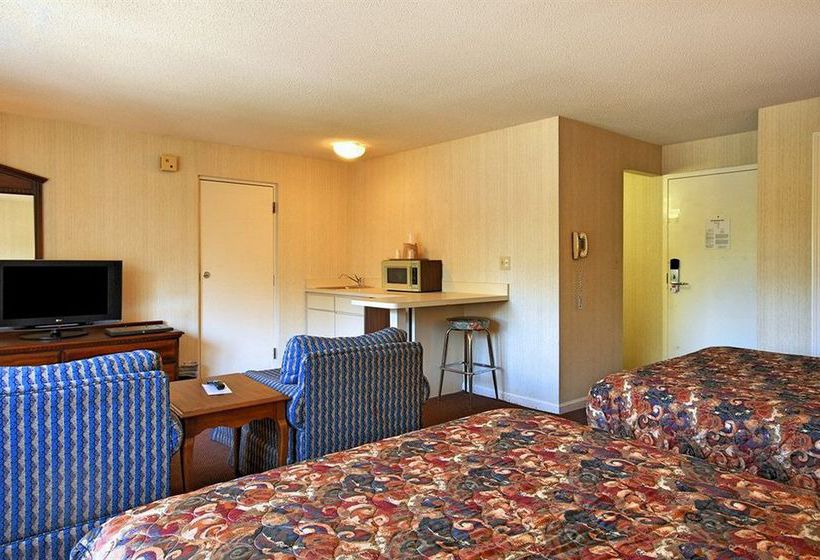 Hotel Econo Lodge Inn & Suites Groton  | Groton | Connecticut | United States 3