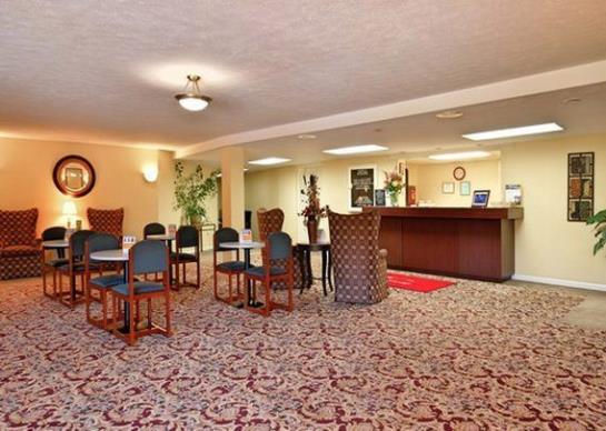 Hotel Econo Lodge Inn & Suites Groton  | Groton | Connecticut | United States 8