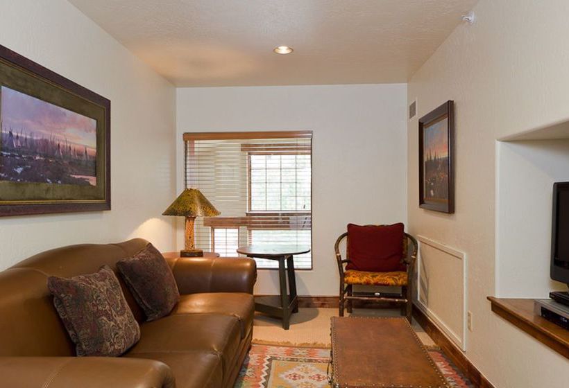 Hotel Lodges at Deer Valley  | Park City | Utah | United States 7