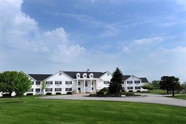 Hotel Villager Premier at Erie Islands Resort & Marina 