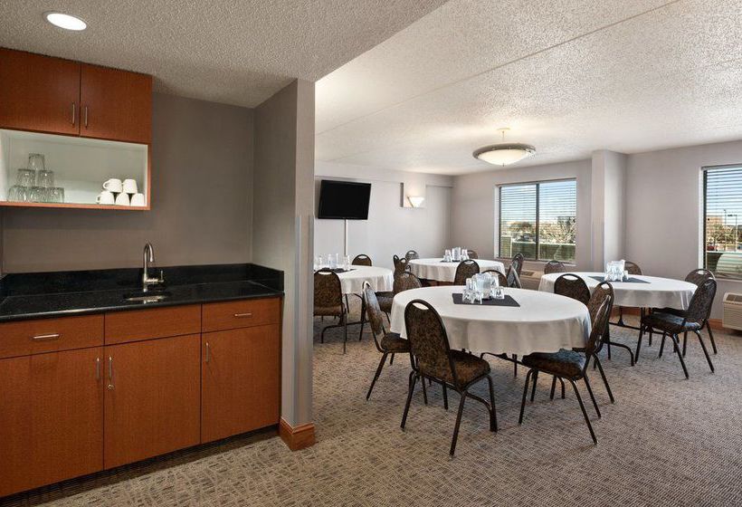 Hotel Wingate By Wyndham Fargo  | Fargo | North Dakota | United States 14