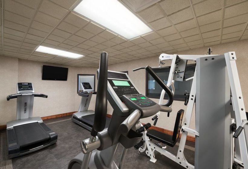 Hotel Wingate By Wyndham Fargo  | Fargo | North Dakota | United States 4