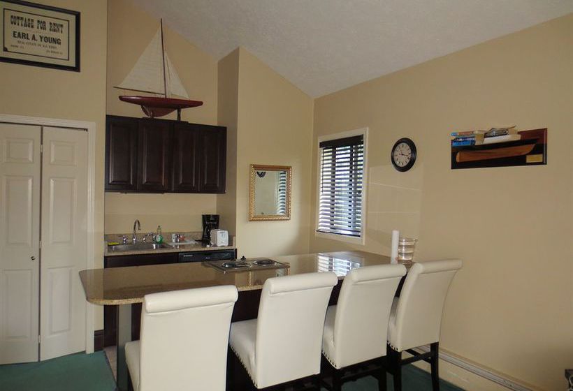 Hotel Pointes North Inn Charlevoix  | Charlevoix | Michigan | United States 13