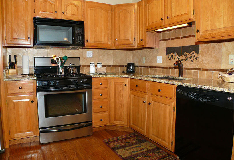 Hotel Yampa View Condominiums  | Steamboat Springs | Colorado | United States 14