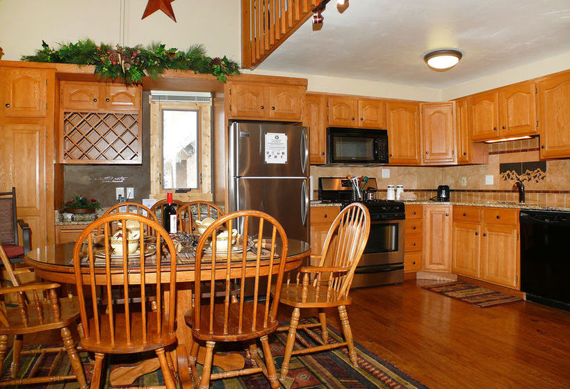 Hotel Yampa View Condominiums  | Steamboat Springs | Colorado | United States 16