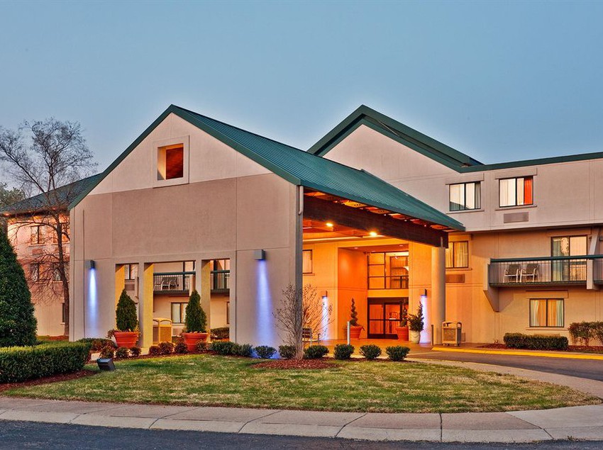 Hotel Holiday Inn Express Nashville Airport Tennessee