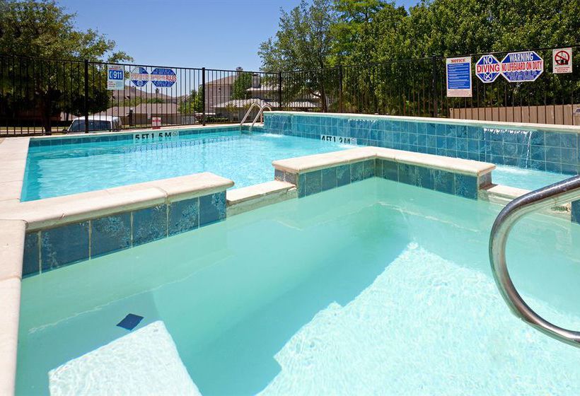 Holiday Inn Express Hotel & Suites Dallas Park Central Northeast  | Dallas | Texas | United States 17