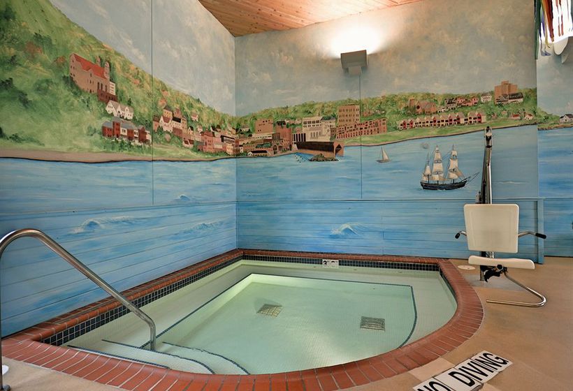 Hotel Comfort Suites Marquette  | Marquette | Michigan | United States 16