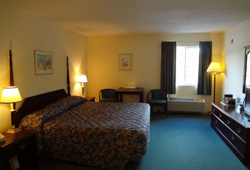 Hotel Voyager Inn St. Ignace   | St. Ignace | Michigan | United States 1