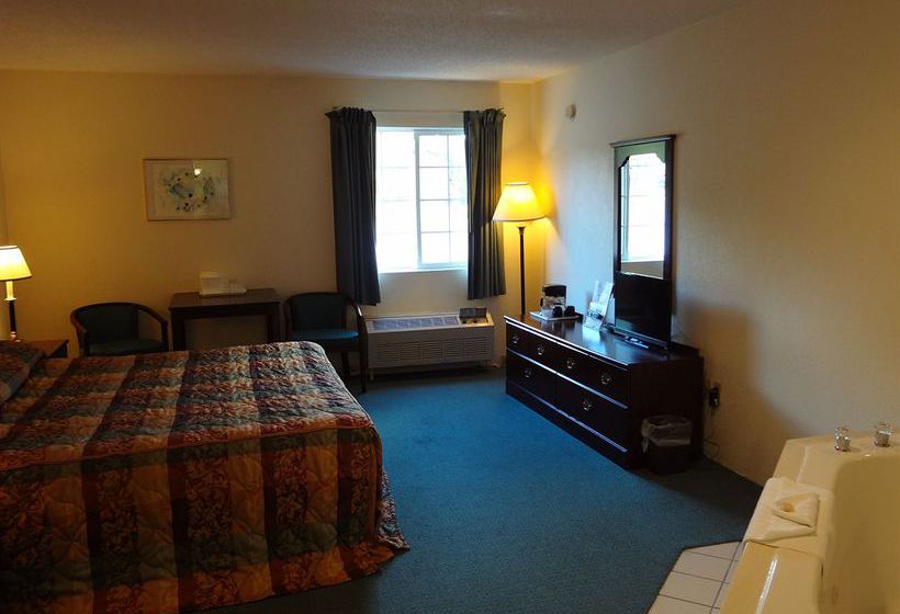 Hotel Voyager Inn St. Ignace   | St. Ignace | Michigan | United States 3