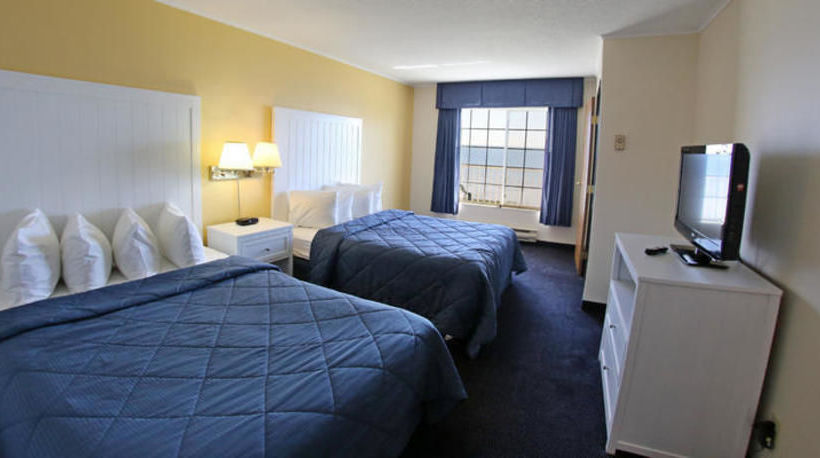 Hotel The Breakers Resort  | St. Ignace | Michigan | United States 1