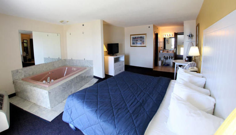 Hotel The Breakers Resort  | St. Ignace | Michigan | United States 3