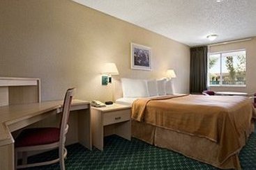 Hotel Howard Johnson Flagstaff I-40 Exit 198 E. Lucky Lane  | Flagstaff | Arizona | United States 10