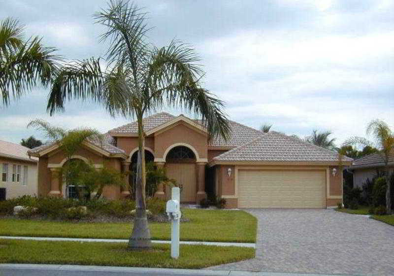 Hotel Superior Gulf Coast Holiday Homes Port Charlotte  | Charlotte | North Carolina | United States 1