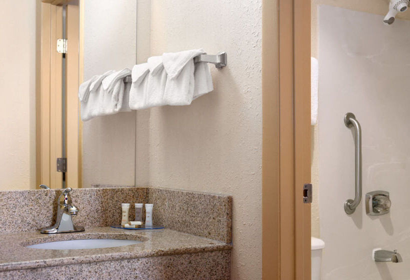 Hotel Howard Johnson Romulus, Detroit Metro Airport