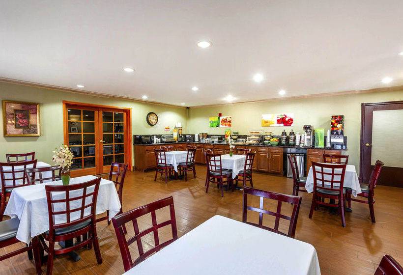 Hotel Quality Inn Near Seattle Premium Outlets  | Arlington | Virginia | United States 4