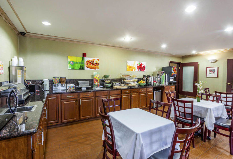 Hotel Quality Inn Near Seattle Premium Outlets  | Arlington | Virginia | United States 5