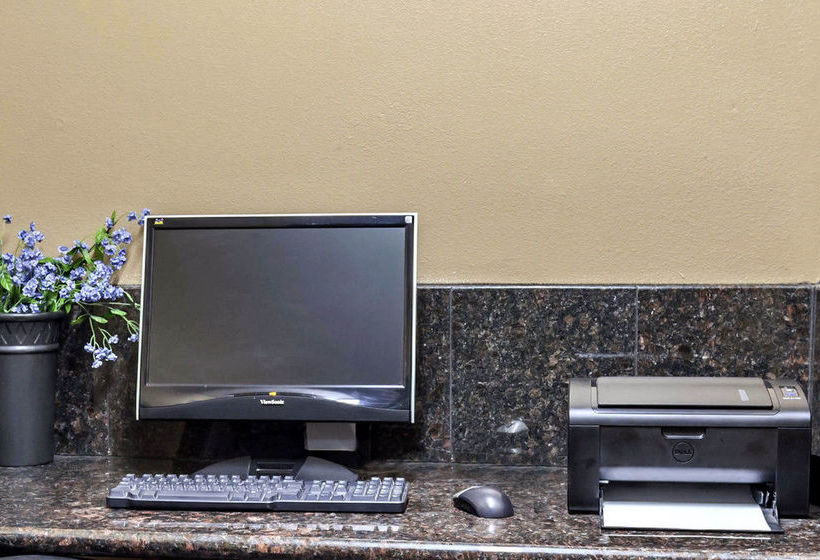 Hotel Quality Inn Near Seattle Premium Outlets  | Arlington | Virginia | United States 6