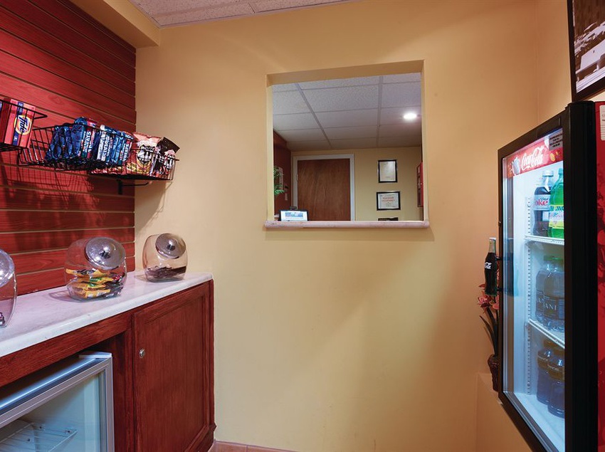 Hotel La Quinta Inn Radford  | Radford | Virginia | United States 17