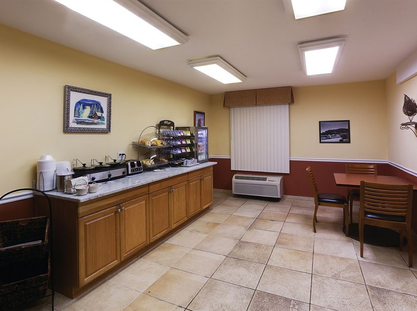 Hotel La Quinta Inn Radford  | Radford | Virginia | United States 20