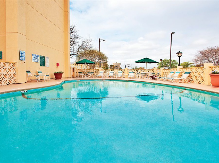 Hotel La Quinta Inn & Suites Charleston Riverview  | Charleston | South Carolina | United States 14