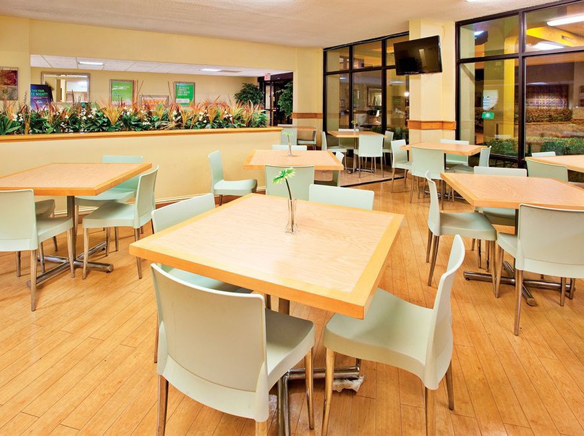 Hotel La Quinta Inn & Suites Charleston Riverview  | Charleston | South Carolina | United States 18