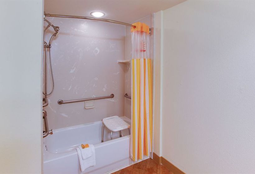 Hotel La Quinta Inn & Suites Portland  | Portland | Maine | United States 18