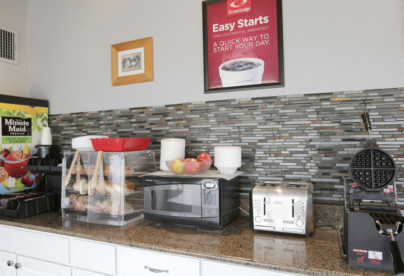 Hotel Econo Lodge Near the Domain The Arboretum  | Austin | Texas | United States 11