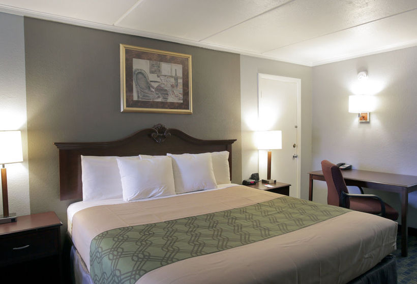 Hotel Econo Lodge Near the Domain The Arboretum  | Austin | Texas | United States 17