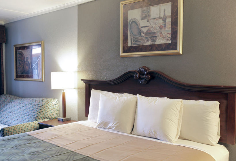 Hotel Econo Lodge Near the Domain The Arboretum  | Austin | Texas | United States 18