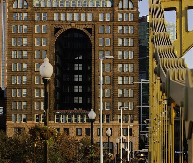 Renaissance Pittsburgh Hotel 