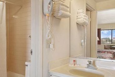 Hotel Super 8 Sandusky North  | Sandusky | Ohio | United States 6