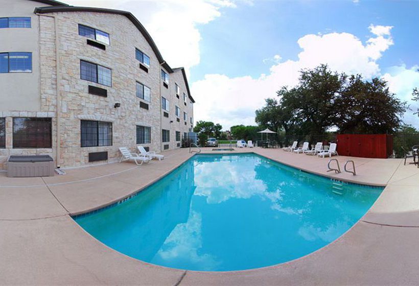 Hotel Comfort Suites I-35 North Texas