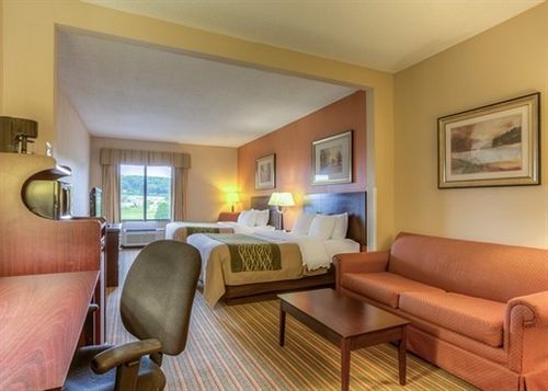 Hotel Comfort Inn & Suites  | Cave City | Kentucky | United States 10