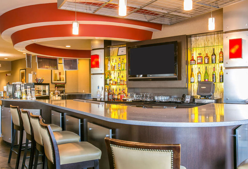 Hotel Cambria Suites Indianapolis Airport 