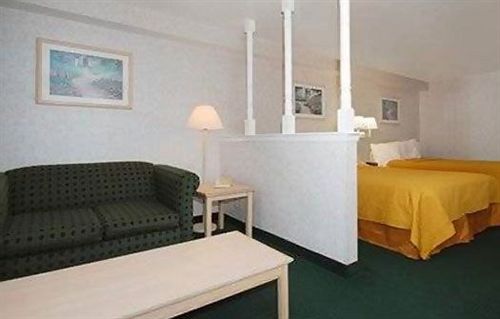 Hotel Holiday Inn Express Charleston South  | Charleston | West Virginia | United States 19