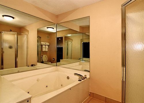 Hotel Comfort Suites I-240 East-Airport  | Memphis | Tennessee | United States 18