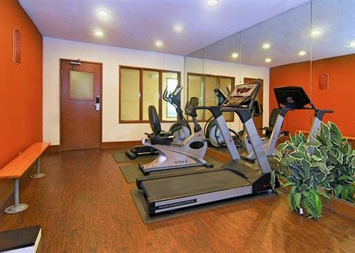 Hotel Comfort Suites I-240 East-Airport  | Memphis | Tennessee | United States 6