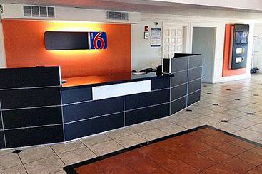 Motel 6 Dallas Market Center  | Dallas | Texas | United States 10