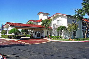 Motel 6 Dallas Market Center  | Dallas | Texas | United States 11