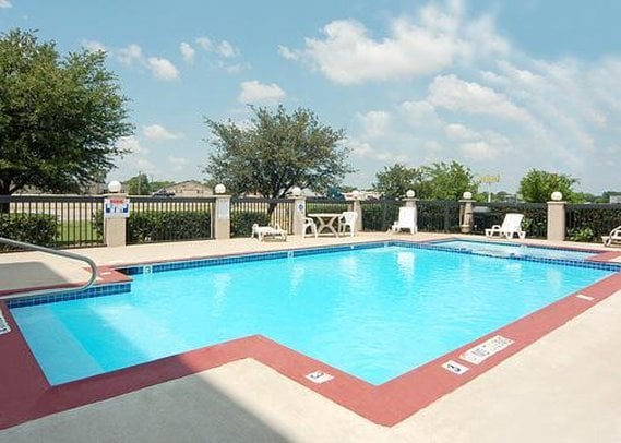 Hotel Econo Lodge Inn & Suites Greenville  | Greenville | Texas | United States 1