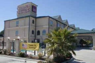 Hotel Comfort Suites Near the Woodlands 