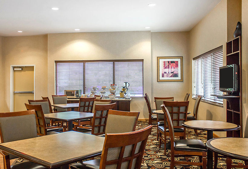 Hotel Comfort Suites Southington  | Southington | Connecticut | United States 10