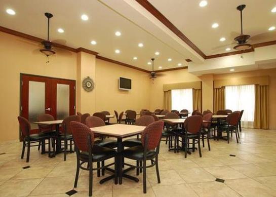 Hotel Comfort Suites Yukon  | Yukon | Oklahoma | Estados Unidos 9