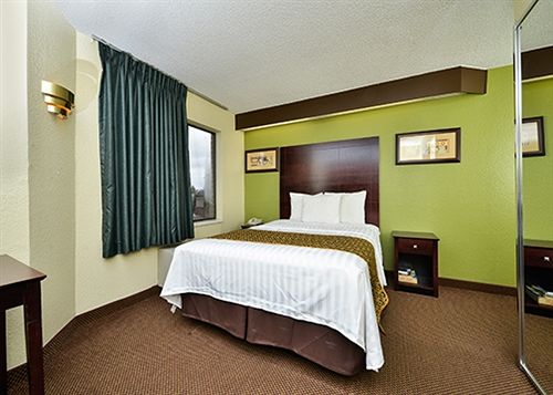 Hotel Econo Lodge Inn & Suites Richardson  | Richardson | Texas | United States 10