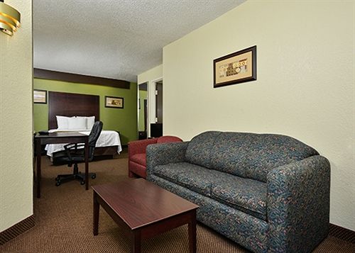 Hotel Econo Lodge Inn & Suites Richardson  | Richardson | Texas | United States 16