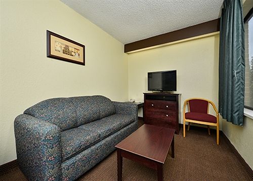 Hotel Econo Lodge Inn & Suites Richardson  | Richardson | Texas | United States 4