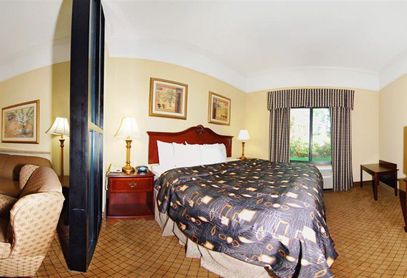 Hotel Comfort Suites Savannah North 