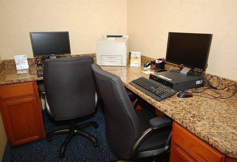 Hotel Clarion Inn & Suites Airport Grand Rapids 