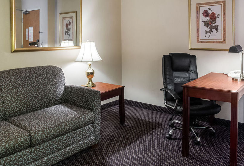 Hotel Quality Suites Lake Wright  | Norfolk | Virginia | United States 12